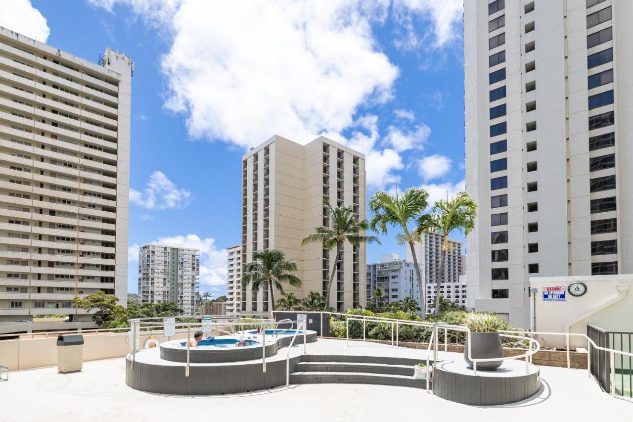 Apartment Rare Deluxe Ocean View Gem With Free Parking