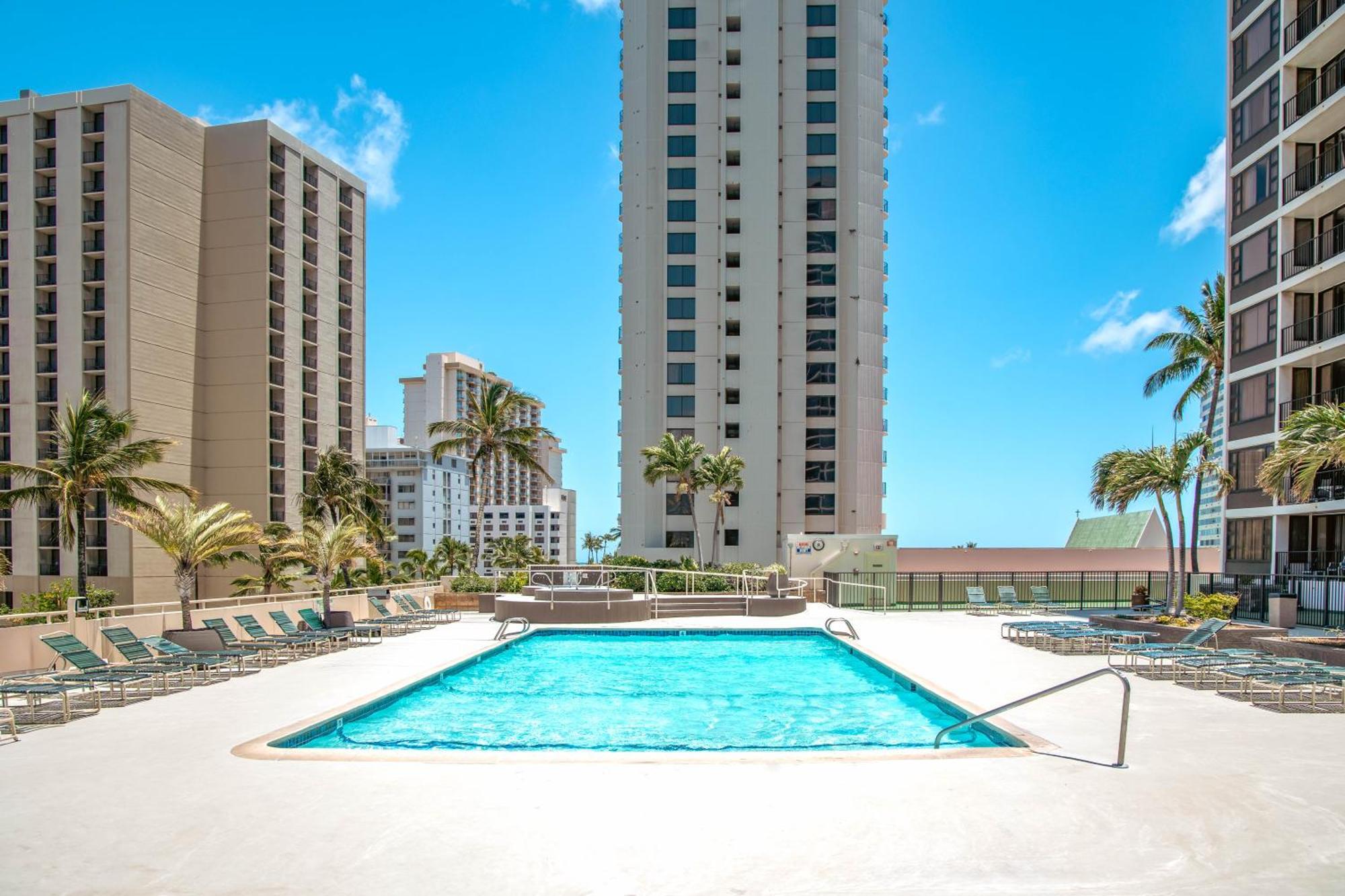 Rare Deluxe Ocean View Gem With Free Parking * Honolulu